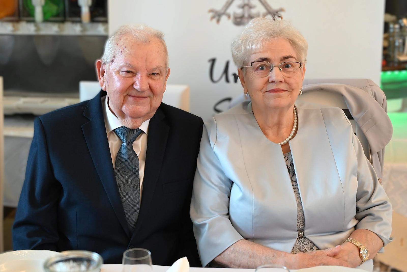 Zdjęcie w galerii na portalu naszwodzislaw.com: Miłość na całe życie. W gminie Godów uhonorowano małżeńskich jubilatów wiadomości z regionu