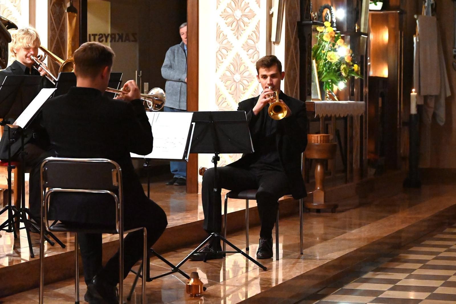 Zdjęcie w galerii na portalu naszwodzislaw.com: Laus Tibi Christi po raz pierwszy zabrzmiało w Skrzyszowie. Finał festiwalu zachwycił publiczność wiadomości z regionu