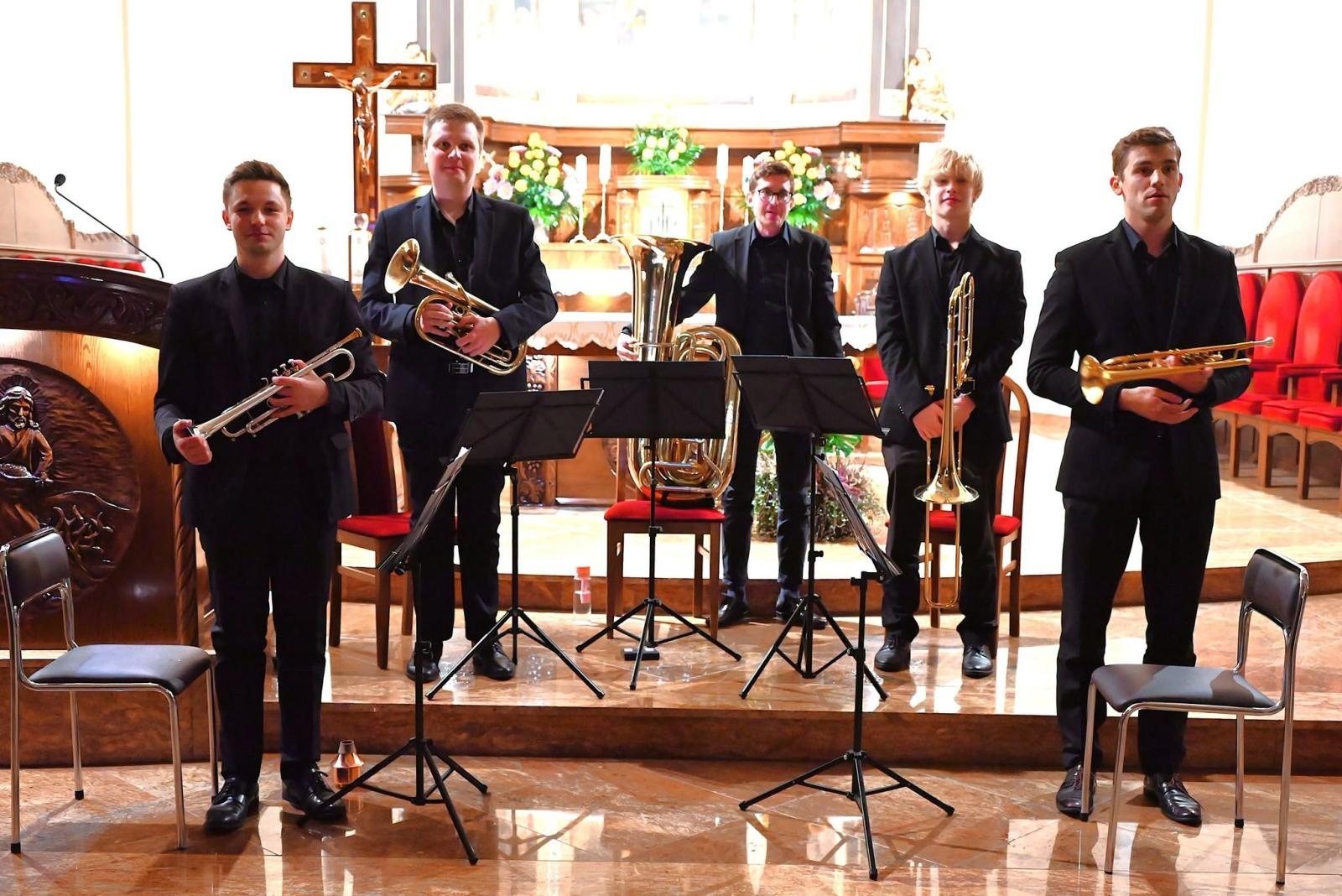 Zdjęcie w galerii na portalu naszwodzislaw.com: Laus Tibi Christi po raz pierwszy zabrzmiało w Skrzyszowie. Finał festiwalu zachwycił publiczność wiadomości z regionu