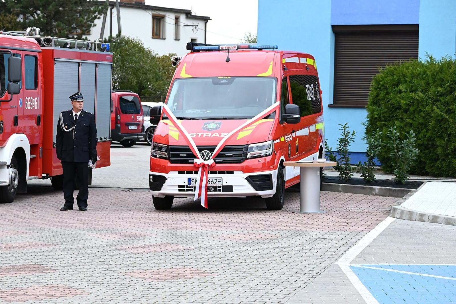 Zdjęcie w galerii na portalu naszwodzislaw.com: Nowy wóz strażacki dla OSP Gołkowice. Wiadomo, ile kosztował i kto dołożył pieniądze wiadomości z regionu