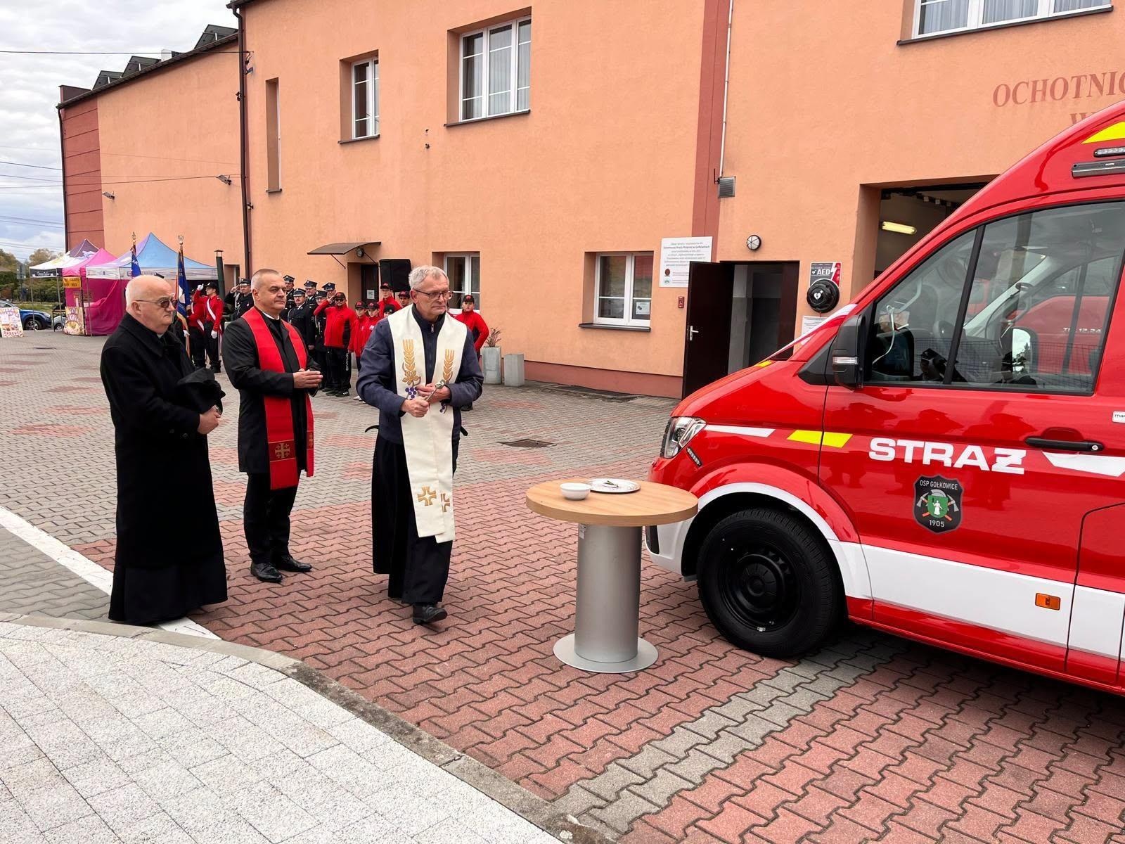 Zdjęcie w galerii na portalu naszwodzislaw.com: Nowy wóz strażacki dla OSP Gołkowice. Wiadomo, ile kosztował i kto dołożył pieniądze wiadomości z regionu