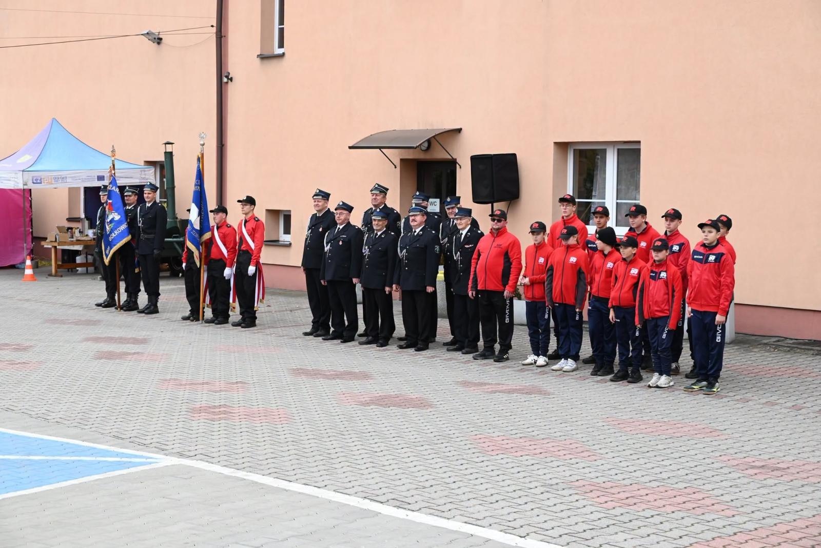 Zdjęcie w galerii na portalu naszwodzislaw.com: Nowy wóz strażacki dla OSP Gołkowice. Wiadomo, ile kosztował i kto dołożył pieniądze wiadomości z regionu