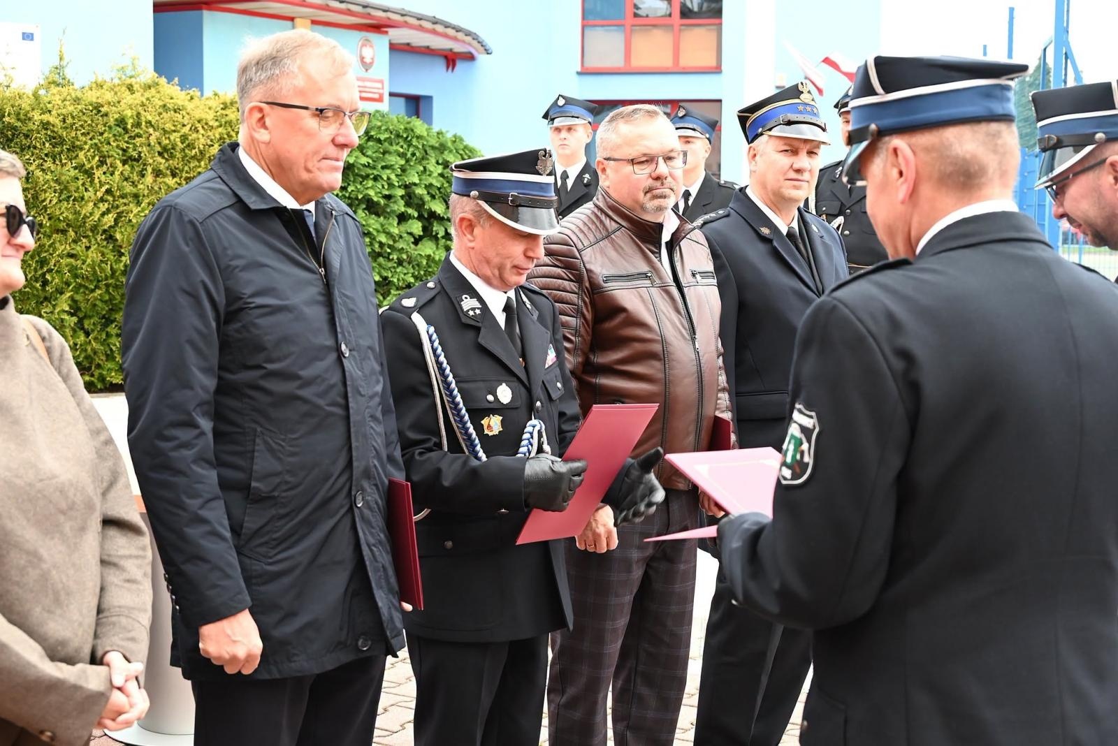 Zdjęcie w galerii na portalu naszwodzislaw.com: Nowy wóz strażacki dla OSP Gołkowice. Wiadomo, ile kosztował i kto dołożył pieniądze wiadomości z regionu