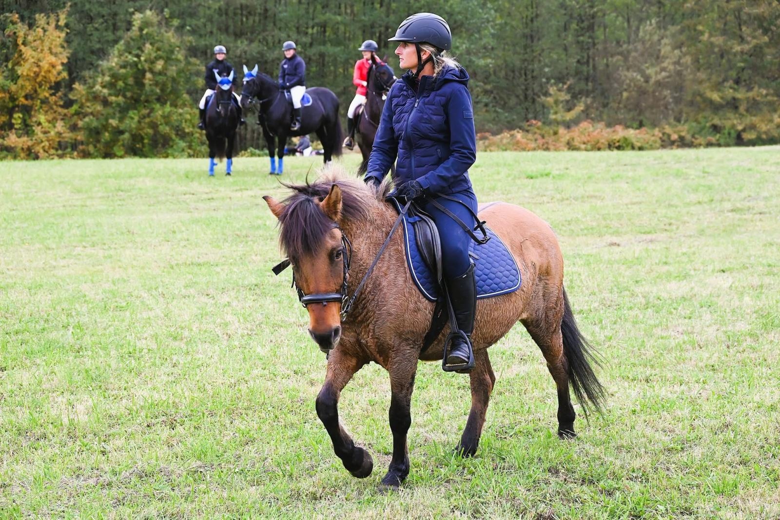 Zdjęcie w galerii na portalu naszwodzislaw.com: Kto złapał lisią kitę w Krostoszowicach? Hubertus zakończył sezon jeździecki [FOTO] wiadomości z regionu