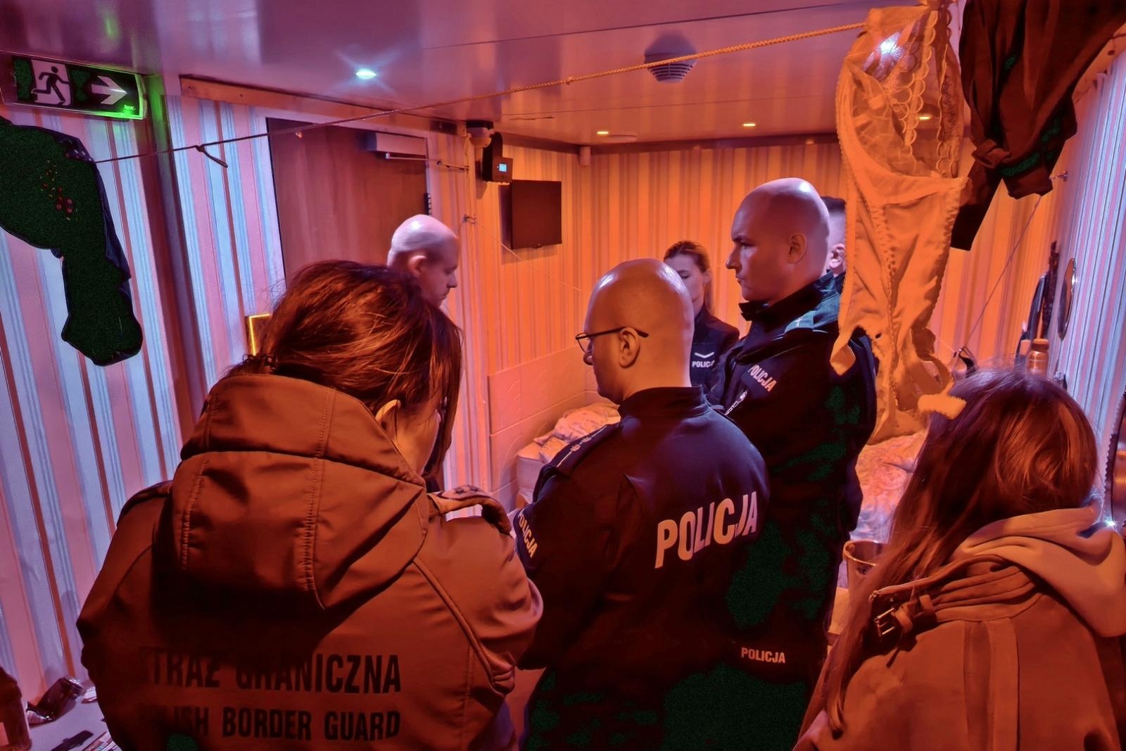 Zdjęcie w galerii na portalu naszwodzislaw.com: EscapeTruck w Śląskim Oddziale Straży Granicznej wiadomości z regionu