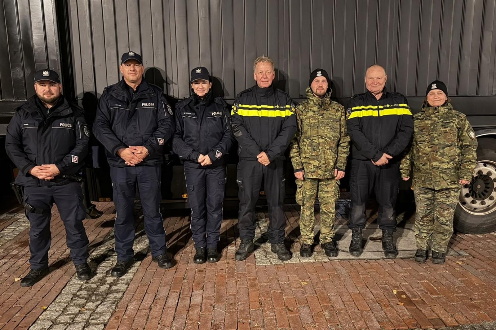 Zdjęcie w galerii na portalu naszwodzislaw.com: EscapeTruck w Śląskim Oddziale Straży Granicznej wiadomości z regionu
