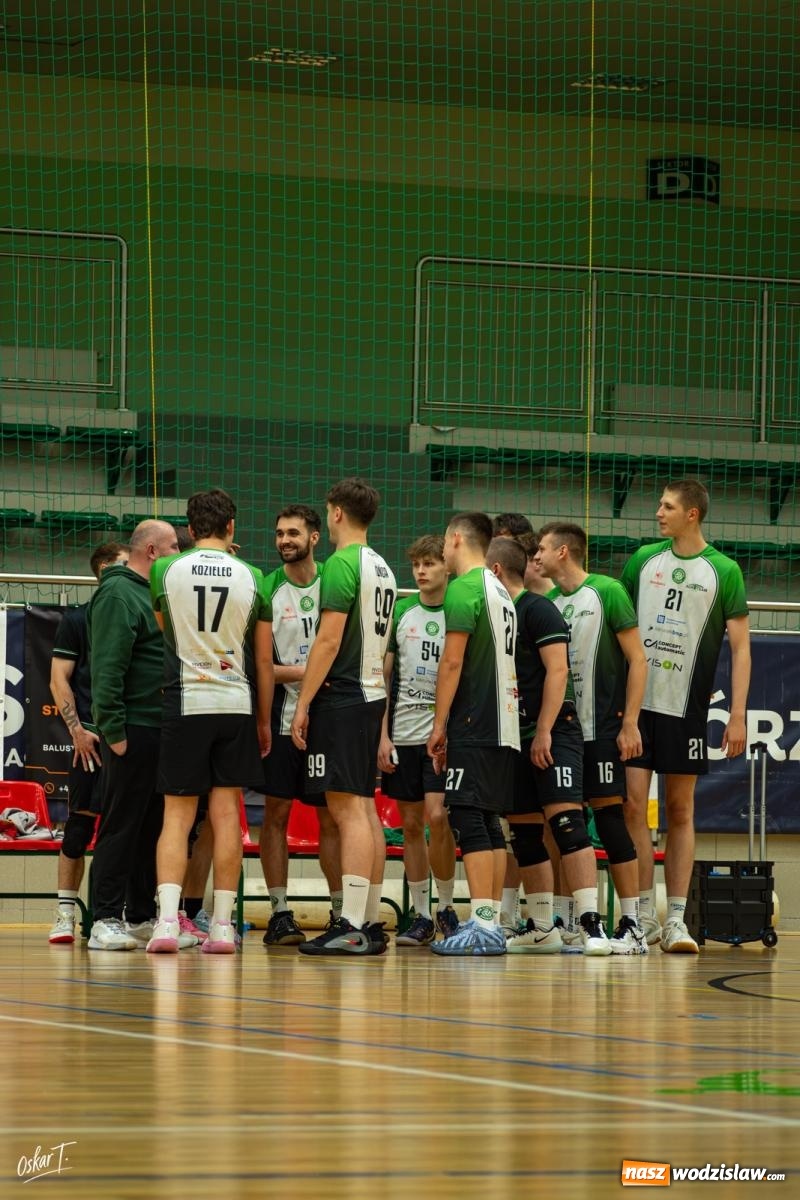 Zdjęcie w galerii na portalu naszwodzislaw.com: Wielki powrót KSR-u! Odwrócili losy meczu z Górnikiem Radlin [FOTO i WIDEO] wiadomości z regionu