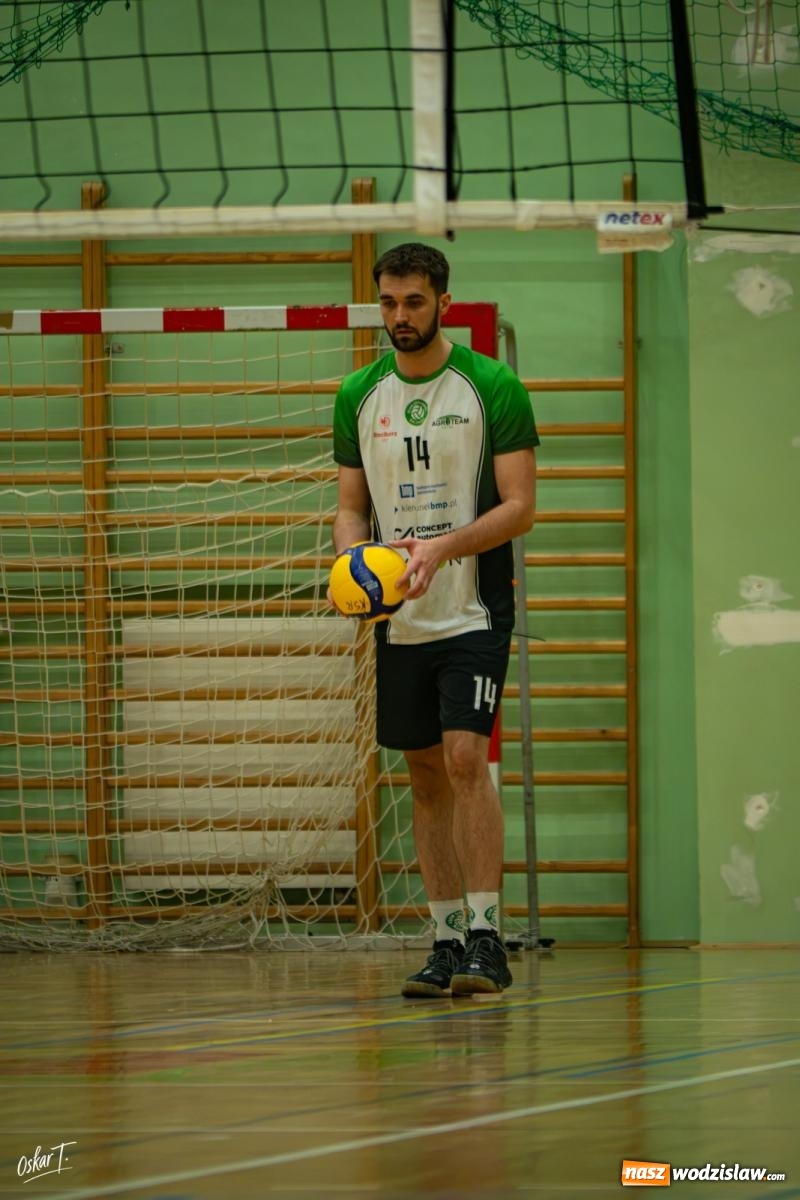 Zdjęcie w galerii na portalu naszwodzislaw.com: Wielki powrót KSR-u! Odwrócili losy meczu z Górnikiem Radlin [FOTO i WIDEO] wiadomości z regionu