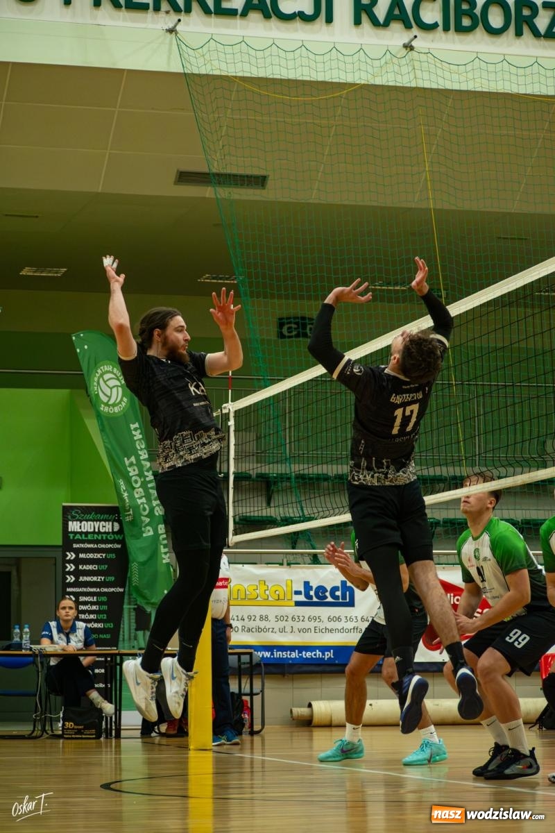 Zdjęcie w galerii na portalu naszwodzislaw.com: Wielki powrót KSR-u! Odwrócili losy meczu z Górnikiem Radlin [FOTO i WIDEO] wiadomości z regionu