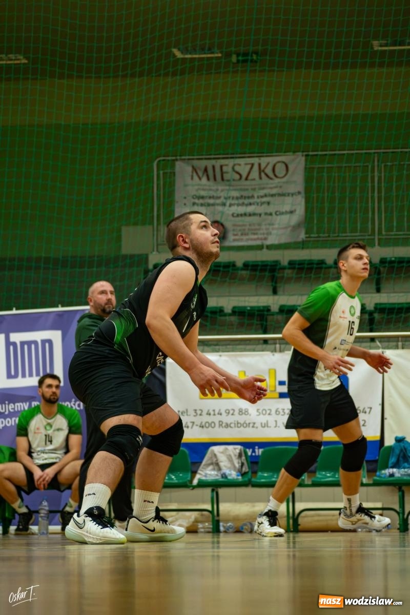 Zdjęcie w galerii na portalu naszwodzislaw.com: Wielki powrót KSR-u! Odwrócili losy meczu z Górnikiem Radlin [FOTO i WIDEO] wiadomości z regionu
