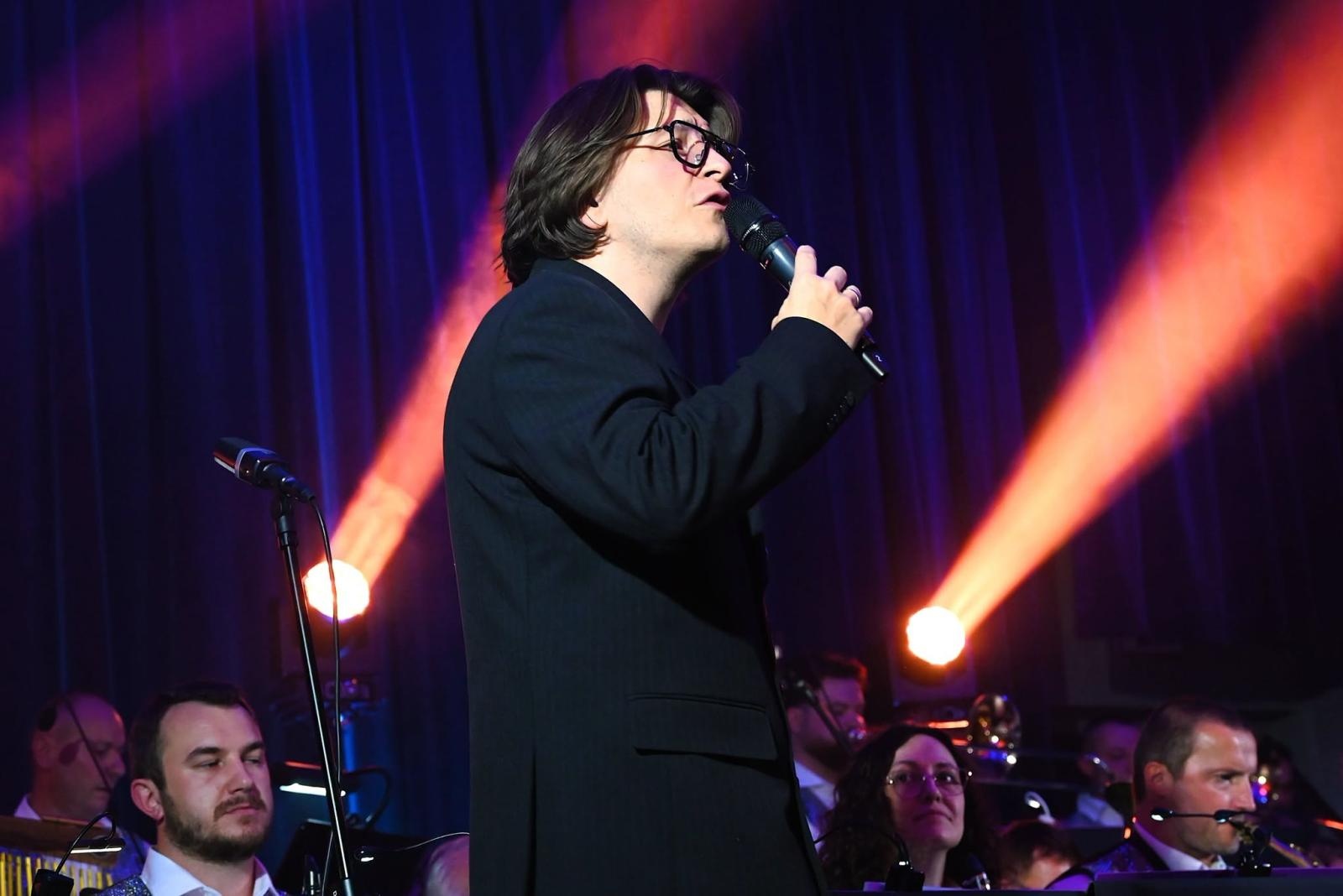 Zdjęcie w galerii na portalu naszwodzislaw.com: Trzy dekady muzycznej historii Gołkowic. Jubileusz orkiestry zwieńczył koncert, który porwał publiczność [FOTO] wiadomości z regionu