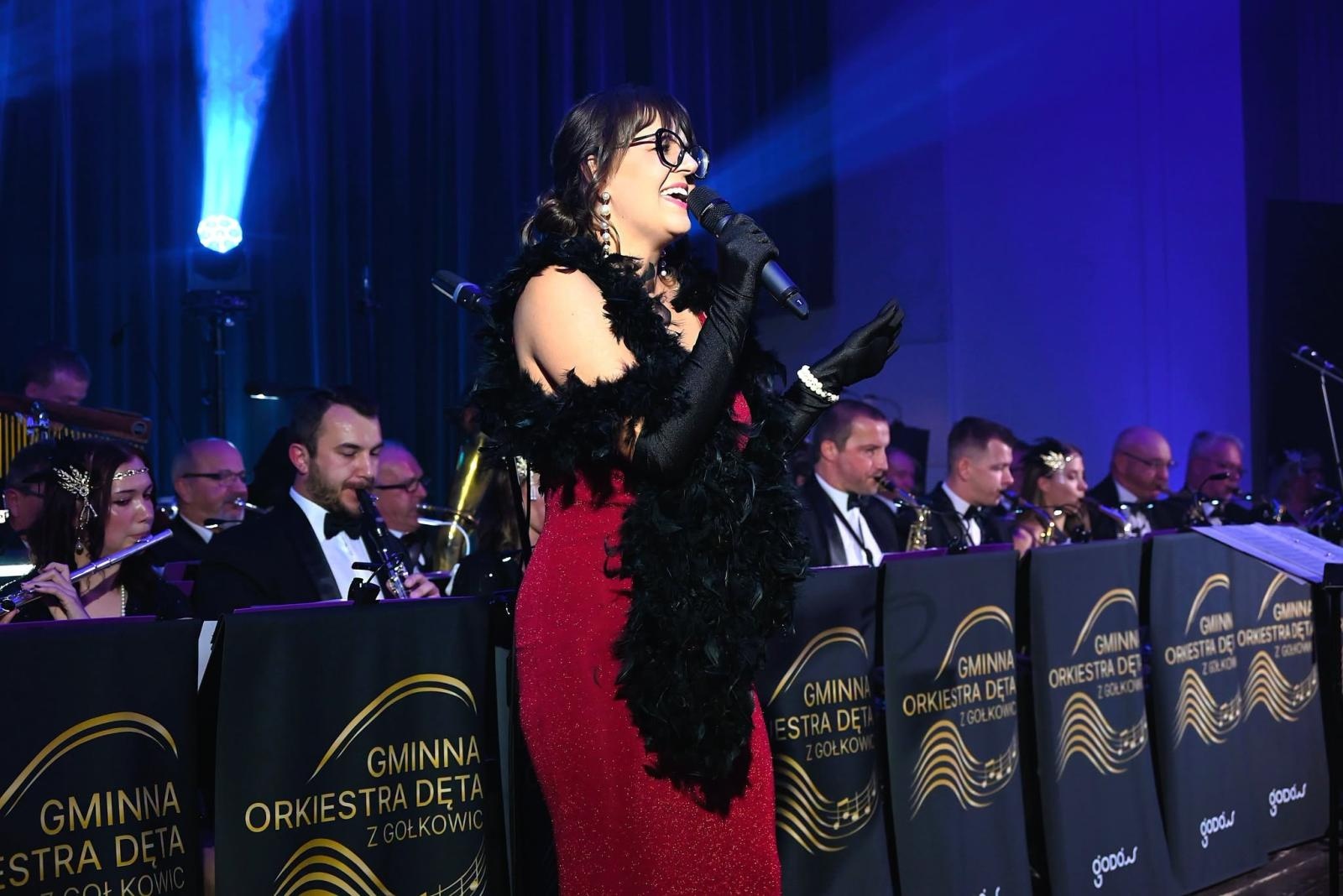 Zdjęcie w galerii na portalu naszwodzislaw.com: Trzy dekady muzycznej historii Gołkowic. Jubileusz orkiestry zwieńczył koncert, który porwał publiczność [FOTO] wiadomości z regionu