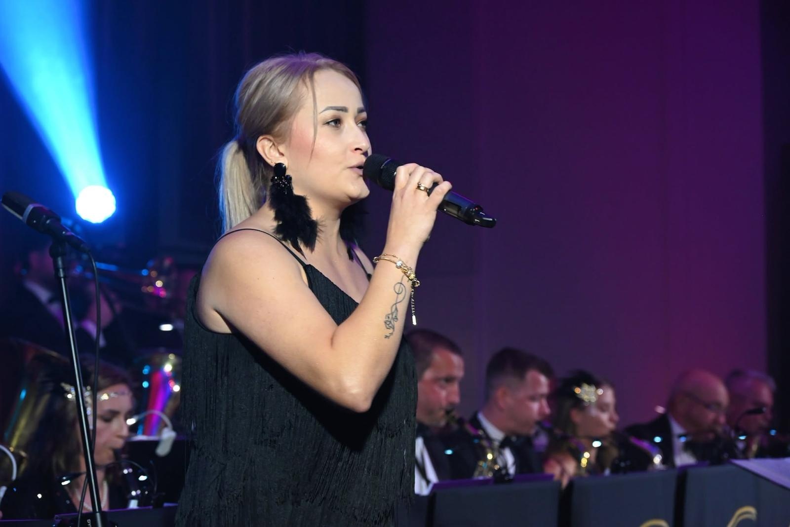 Zdjęcie w galerii na portalu naszwodzislaw.com: Trzy dekady muzycznej historii Gołkowic. Jubileusz orkiestry zwieńczył koncert, który porwał publiczność [FOTO] wiadomości z regionu