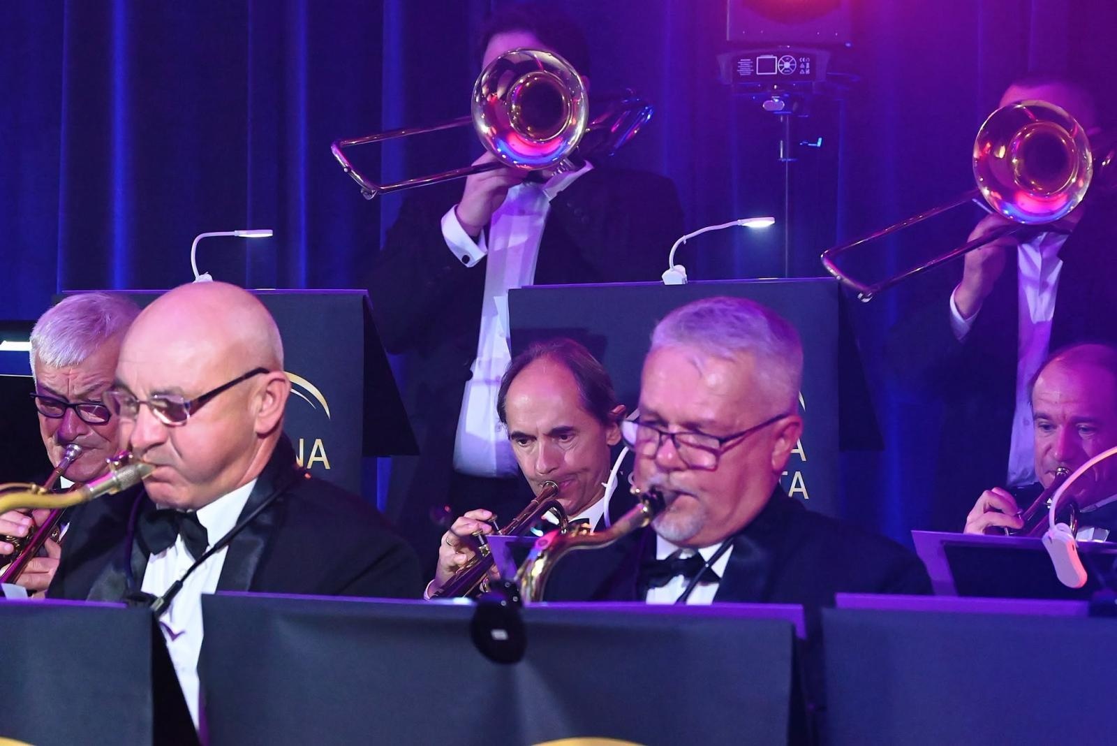 Zdjęcie w galerii na portalu naszwodzislaw.com: Trzy dekady muzycznej historii Gołkowic. Jubileusz orkiestry zwieńczył koncert, który porwał publiczność [FOTO] wiadomości z regionu