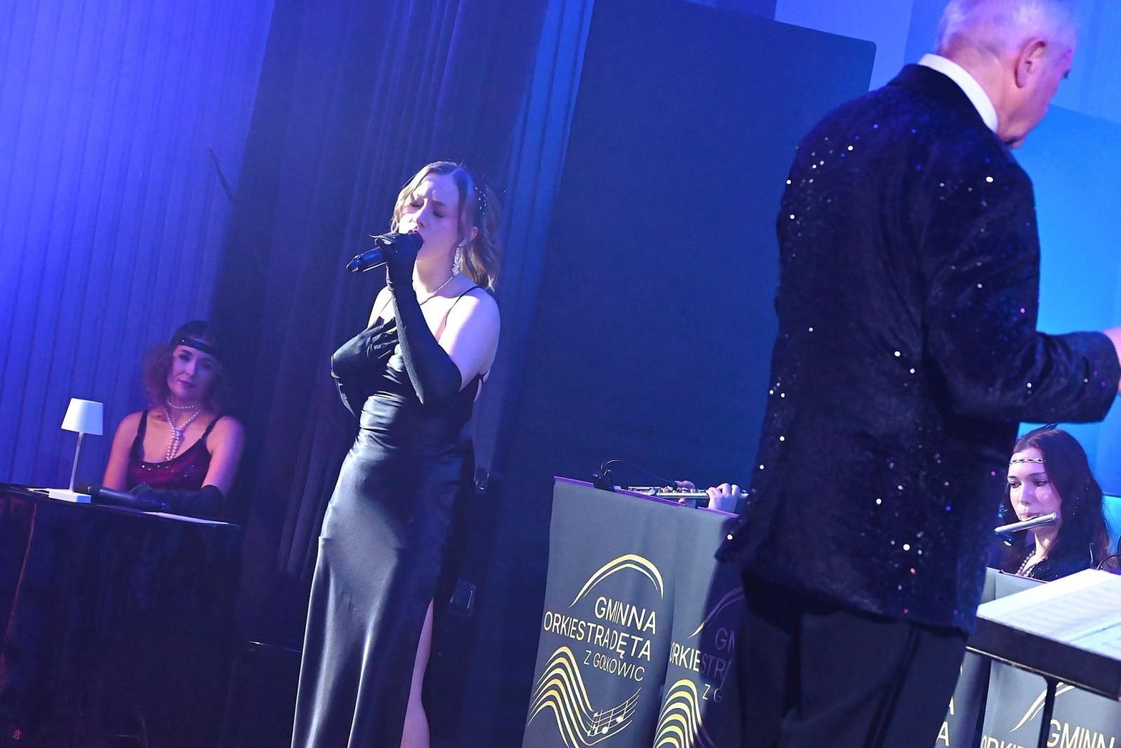 Zdjęcie w galerii na portalu naszwodzislaw.com: Trzy dekady muzycznej historii Gołkowic. Jubileusz orkiestry zwieńczył koncert, który porwał publiczność [FOTO] wiadomości z regionu