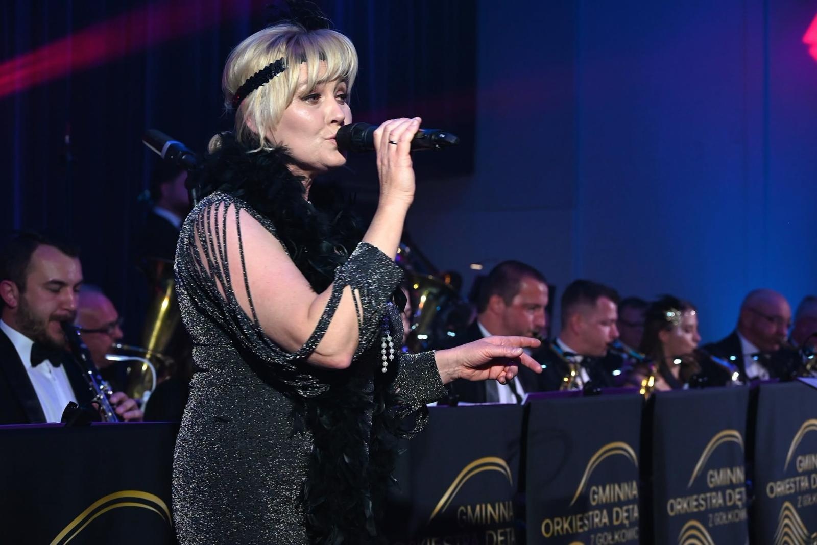 Zdjęcie w galerii na portalu naszwodzislaw.com: Trzy dekady muzycznej historii Gołkowic. Jubileusz orkiestry zwieńczył koncert, który porwał publiczność [FOTO] wiadomości z regionu