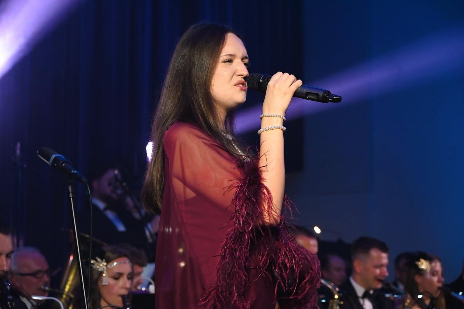 Zdjęcie w galerii na portalu naszwodzislaw.com: Trzy dekady muzycznej historii Gołkowic. Jubileusz orkiestry zwieńczył koncert, który porwał publiczność [FOTO] wiadomości z regionu