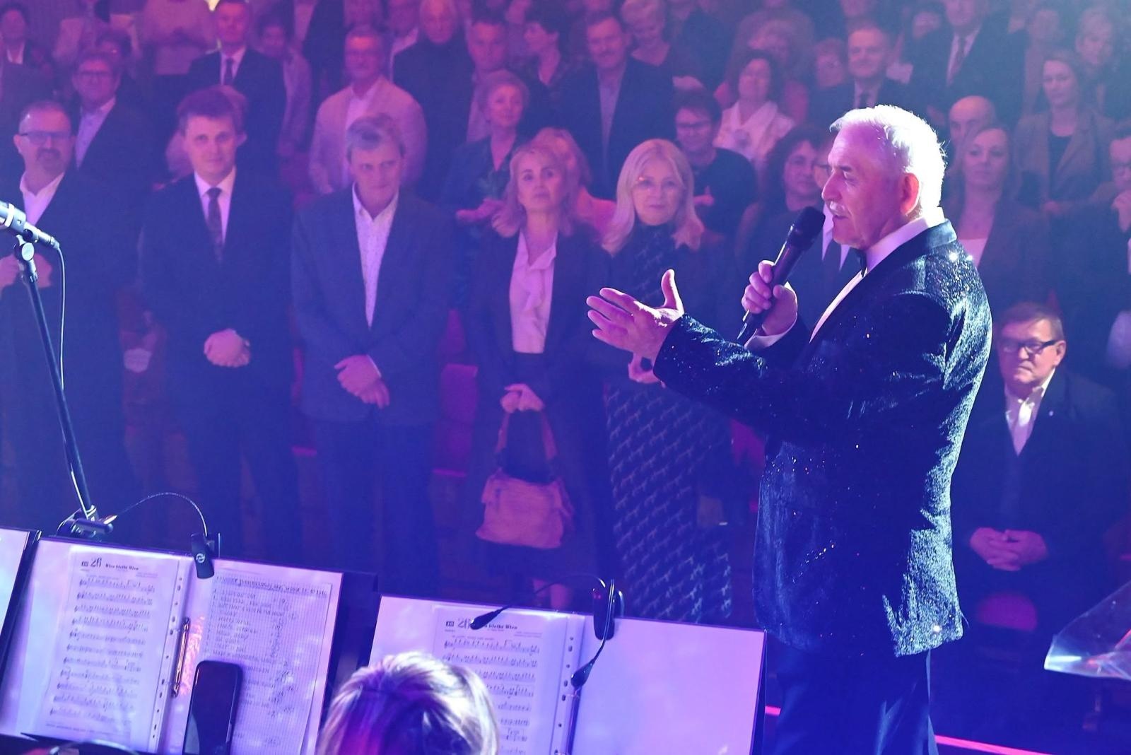 Zdjęcie w galerii na portalu naszwodzislaw.com: Trzy dekady muzycznej historii Gołkowic. Jubileusz orkiestry zwieńczył koncert, który porwał publiczność [FOTO] wiadomości z regionu