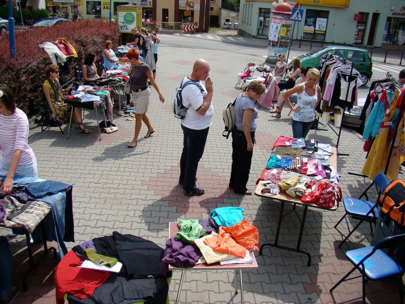 Zdjęcie w galerii na portalu naszwodzislaw.com: Hitem były ubrania dla niemowlaków wiadomości z regionu