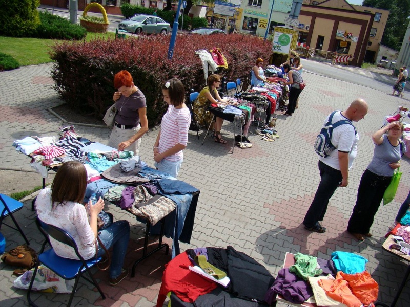 Zdjęcie w galerii na portalu naszwodzislaw.com: Hitem były ubrania dla niemowlaków wiadomości z regionu