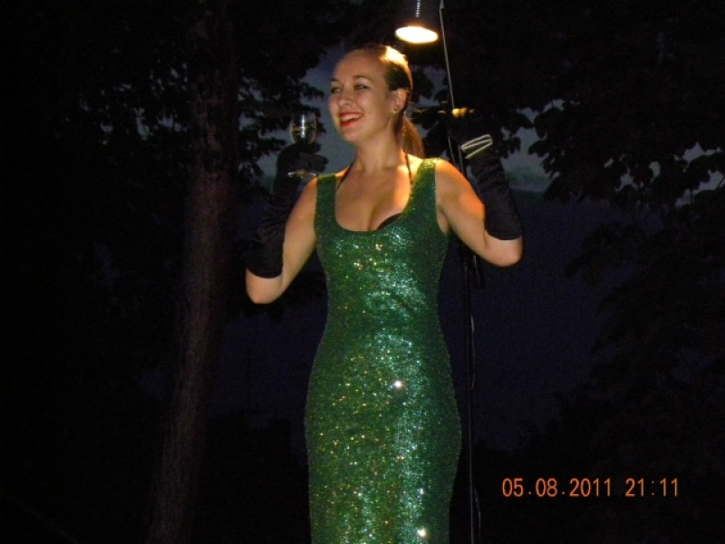 Zdjęcie w galerii na portalu naszwodzislaw.com: Szczeliny w Bibliotece wiadomości z regionu