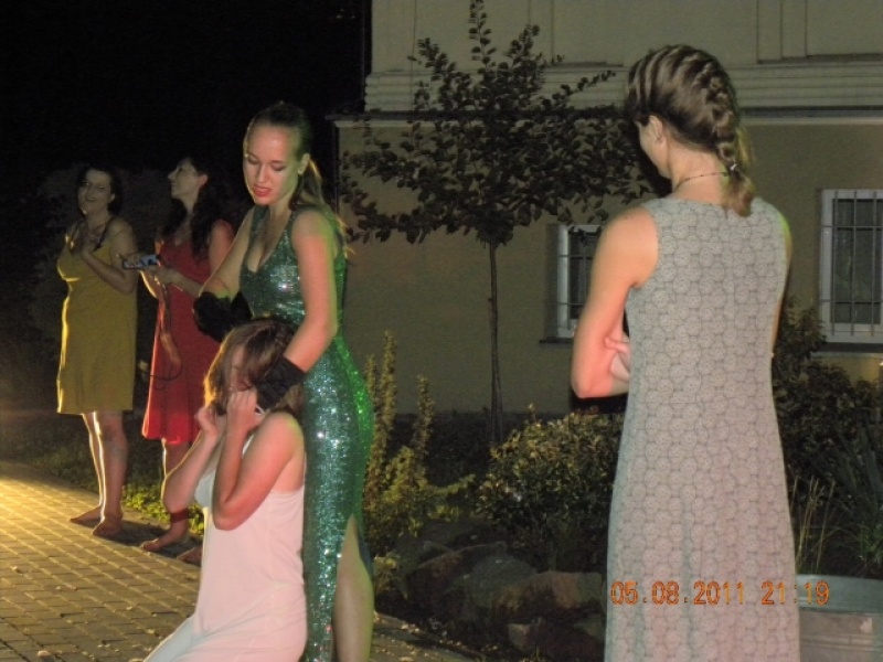 Zdjęcie w galerii na portalu naszwodzislaw.com: Szczeliny w Bibliotece wiadomości z regionu