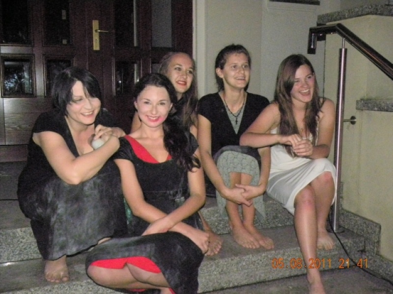 Zdjęcie w galerii na portalu naszwodzislaw.com: Szczeliny w Bibliotece wiadomości z regionu