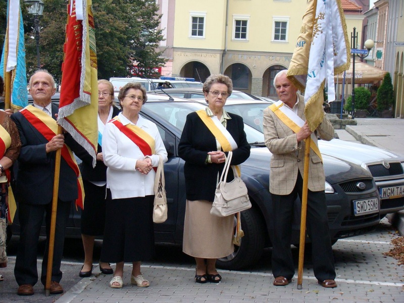 Zdjęcie w galerii na portalu naszwodzislaw.com: Zasłużeni będą otrzymywać Wawrzyna wiadomości z regionu