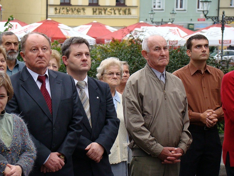 Zdjęcie w galerii na portalu naszwodzislaw.com: Zasłużeni będą otrzymywać Wawrzyna wiadomości z regionu