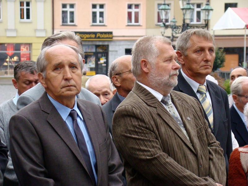 Zdjęcie w galerii na portalu naszwodzislaw.com: Zasłużeni będą otrzymywać Wawrzyna wiadomości z regionu