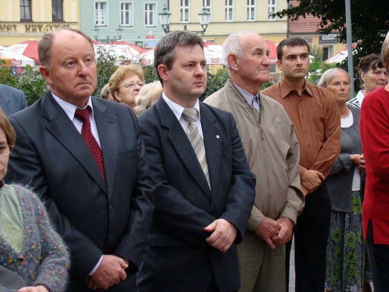 Zdjęcie w galerii na portalu naszwodzislaw.com: Zasłużeni będą otrzymywać Wawrzyna wiadomości z regionu