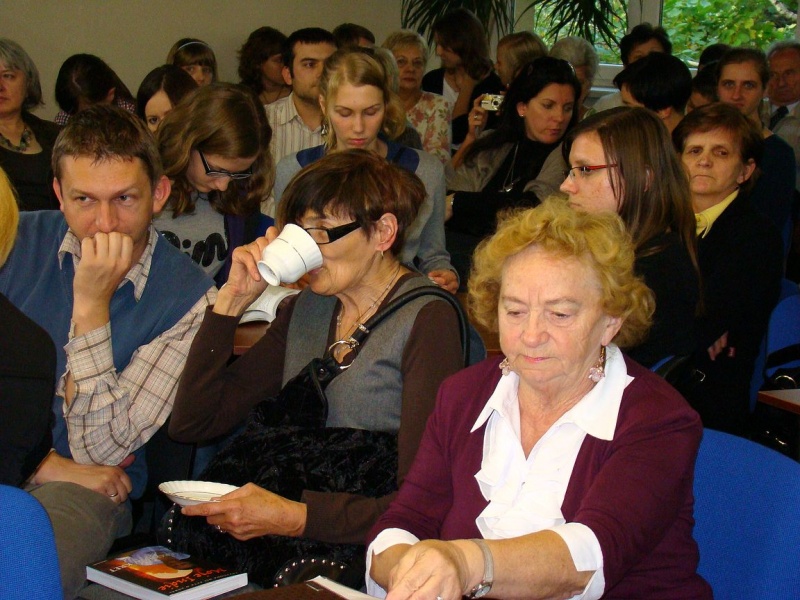 Zdjęcie w galerii na portalu naszwodzislaw.com: Jarosław Kret przyjechał w kiecce wiadomości z regionu