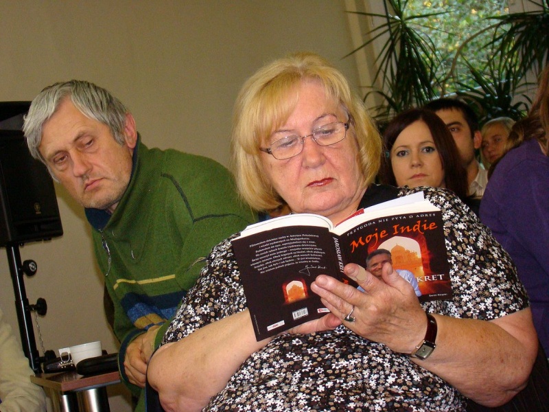 Zdjęcie w galerii na portalu naszwodzislaw.com: Jarosław Kret przyjechał w kiecce wiadomości z regionu