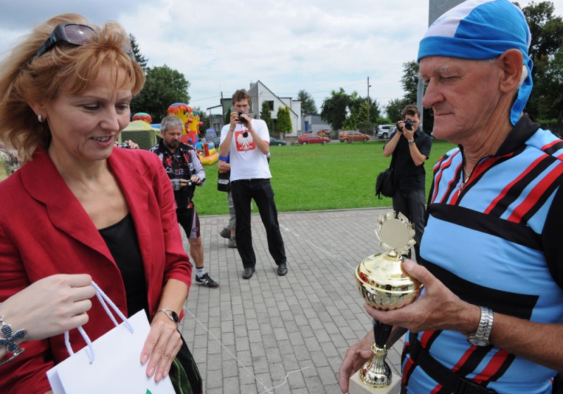 Zdjęcie w galerii na portalu naszwodzislaw.com: Parkowali na Przystanku Woodstock wiadomości z regionu