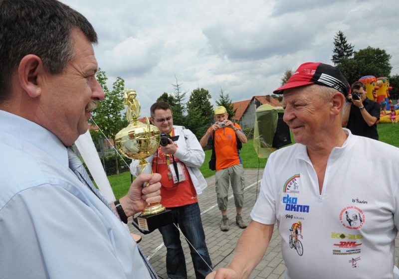 Zdjęcie w galerii na portalu naszwodzislaw.com: Parkowali na Przystanku Woodstock wiadomości z regionu