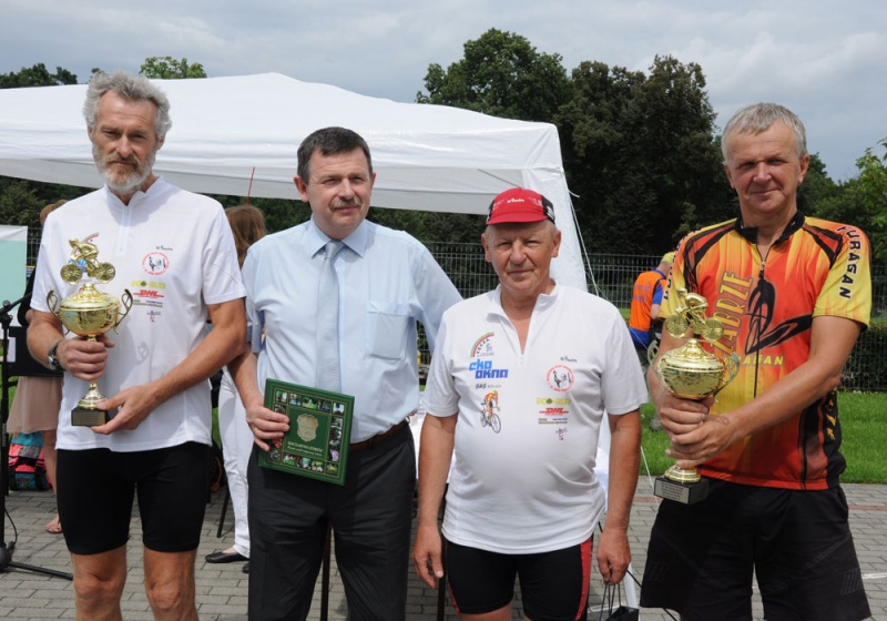 Zdjęcie w galerii na portalu naszwodzislaw.com: Parkowali na Przystanku Woodstock wiadomości z regionu