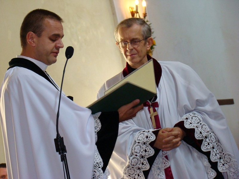 Zdjęcie w galerii na portalu naszwodzislaw.com: Mają ołtarz i ambonę ze Stawiszyna wiadomości z regionu