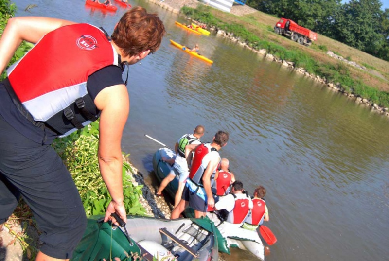 Zdjęcie w galerii na portalu naszwodzislaw.com: Miting wodniacki w Chałupkach wiadomości z regionu