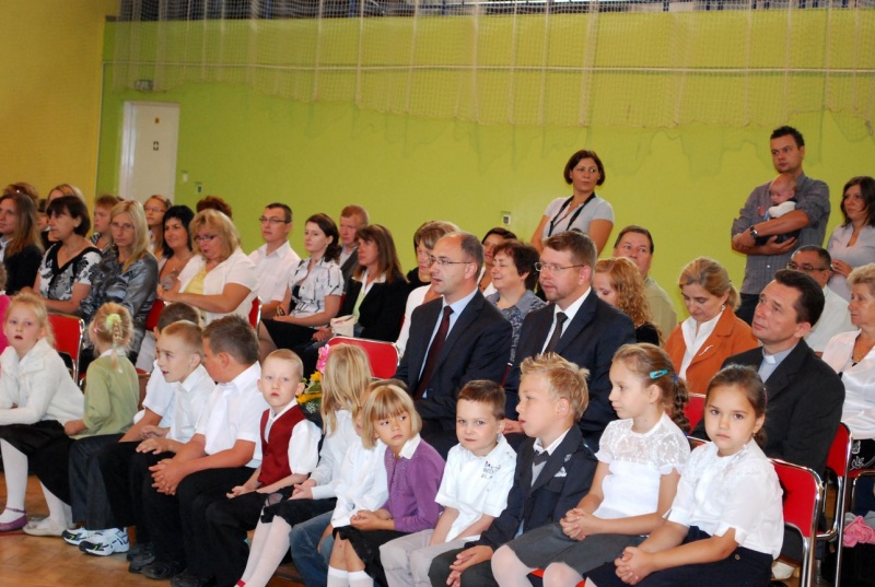 Zdjęcie w galerii na portalu naszwodzislaw.com: Pierwszy dzwonek w Radlinie II wiadomości z regionu