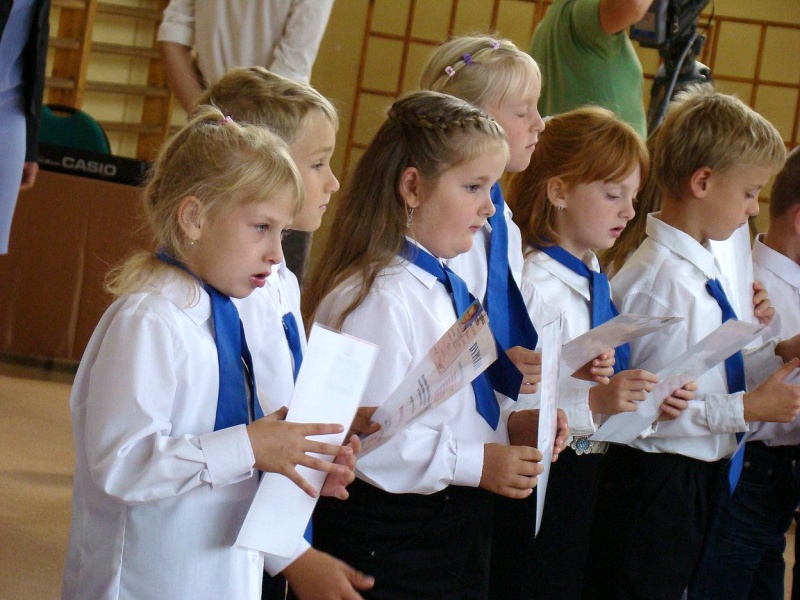 Zdjęcie w galerii na portalu naszwodzislaw.com: Prezydent Kieca przepytał pierwszaków wiadomości z regionu