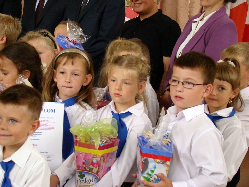 Zdjęcie w galerii na portalu naszwodzislaw.com: Prezydent Kieca przepytał pierwszaków wiadomości z regionu