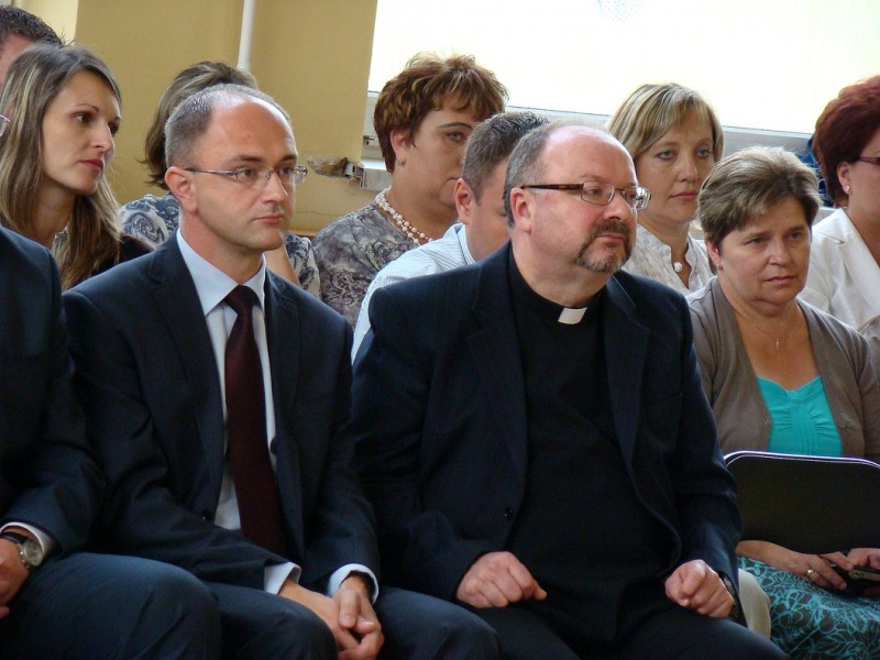 Zdjęcie w galerii na portalu naszwodzislaw.com: Prezydent Kieca przepytał pierwszaków wiadomości z regionu