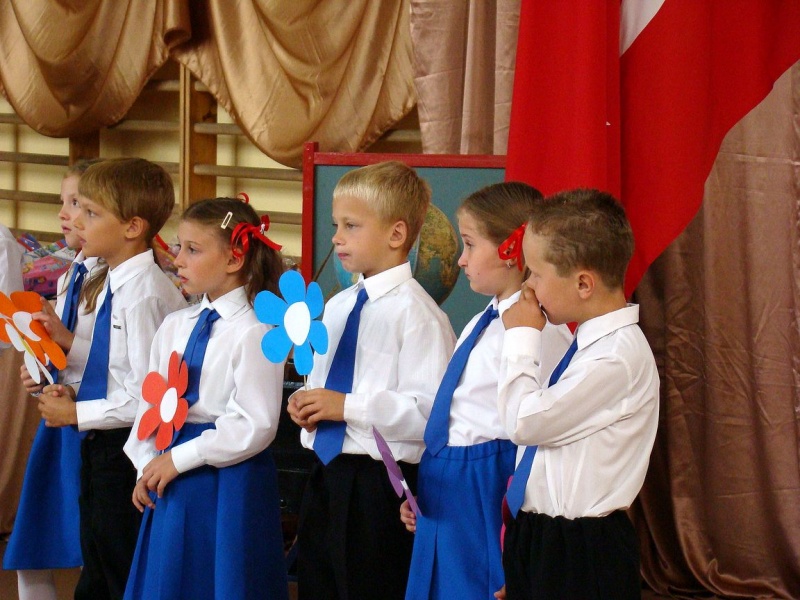 Zdjęcie w galerii na portalu naszwodzislaw.com: Prezydent Kieca przepytał pierwszaków wiadomości z regionu