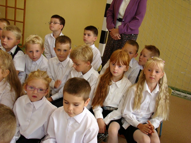 Zdjęcie w galerii na portalu naszwodzislaw.com: Prezydent Kieca przepytał pierwszaków wiadomości z regionu