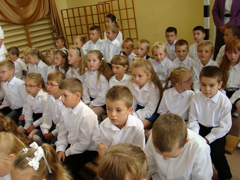 Zdjęcie w galerii na portalu naszwodzislaw.com: Prezydent Kieca przepytał pierwszaków wiadomości z regionu