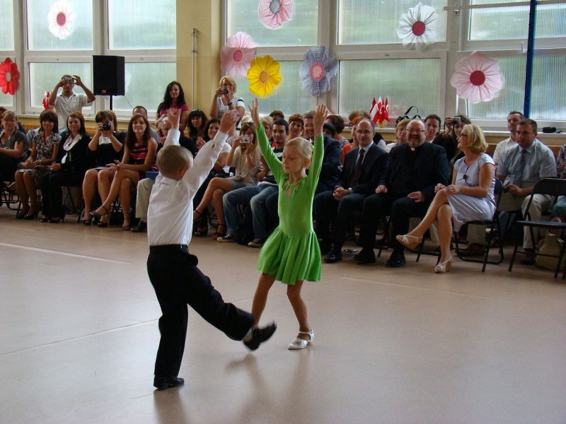 Zdjęcie w galerii na portalu naszwodzislaw.com: Prezydent Kieca przepytał pierwszaków wiadomości z regionu