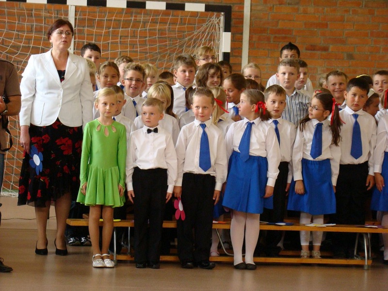 Zdjęcie w galerii na portalu naszwodzislaw.com: Prezydent Kieca przepytał pierwszaków wiadomości z regionu