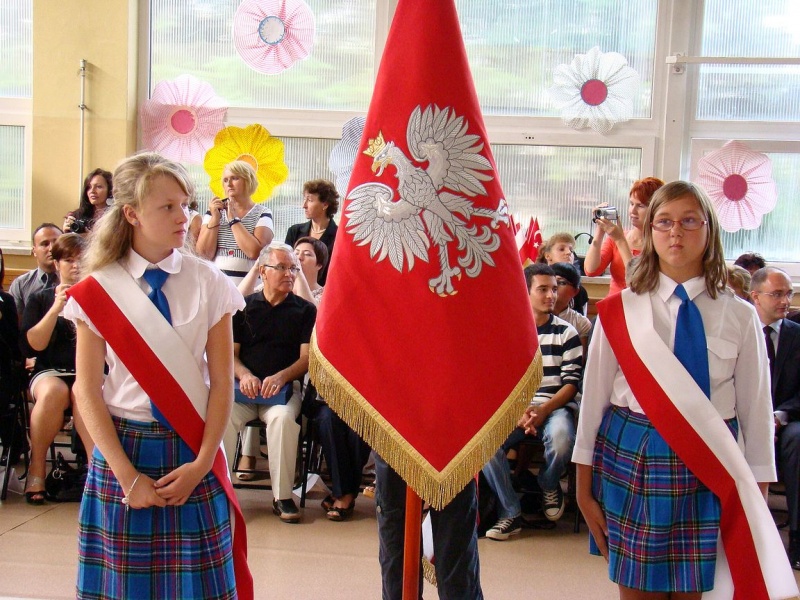 Zdjęcie w galerii na portalu naszwodzislaw.com: Prezydent Kieca przepytał pierwszaków wiadomości z regionu