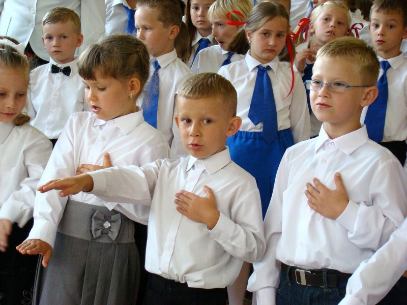 Zdjęcie w galerii na portalu naszwodzislaw.com: Prezydent Kieca przepytał pierwszaków wiadomości z regionu