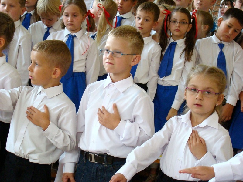 Zdjęcie w galerii na portalu naszwodzislaw.com: Prezydent Kieca przepytał pierwszaków wiadomości z regionu